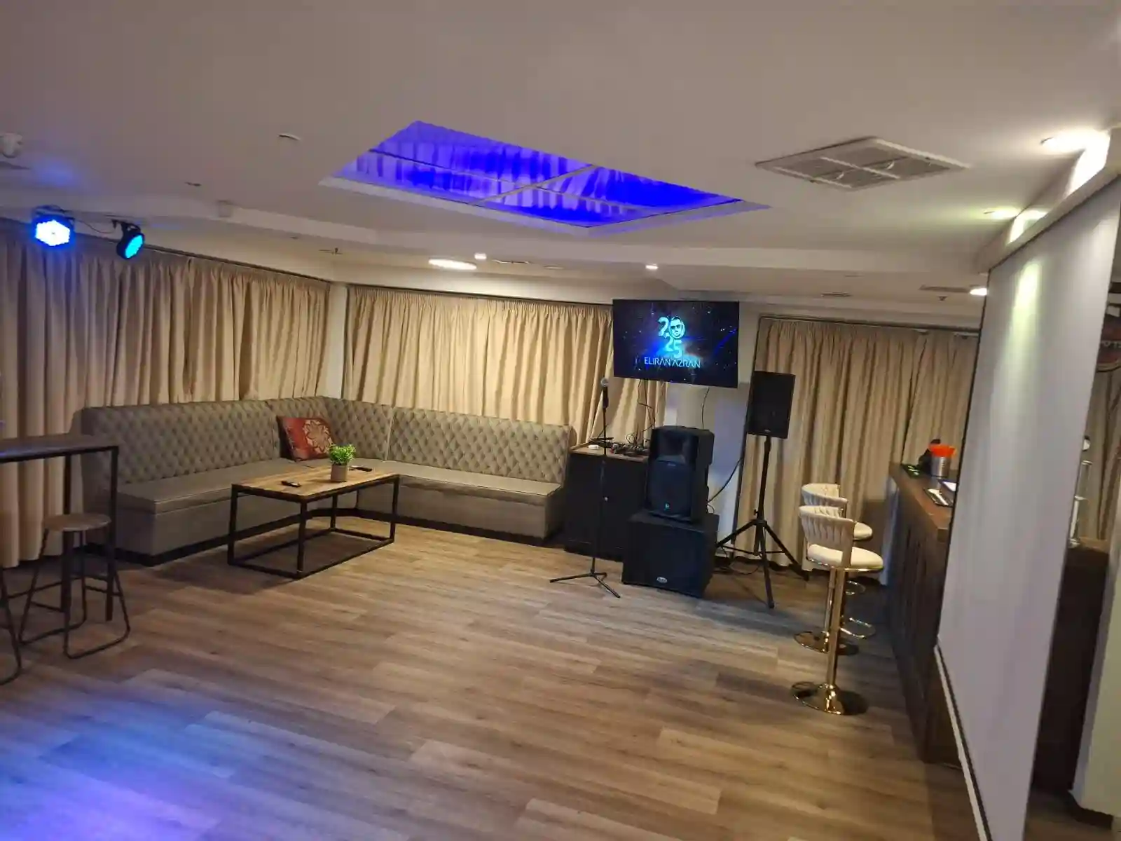 חדר קריוקי לאירועים קטנים